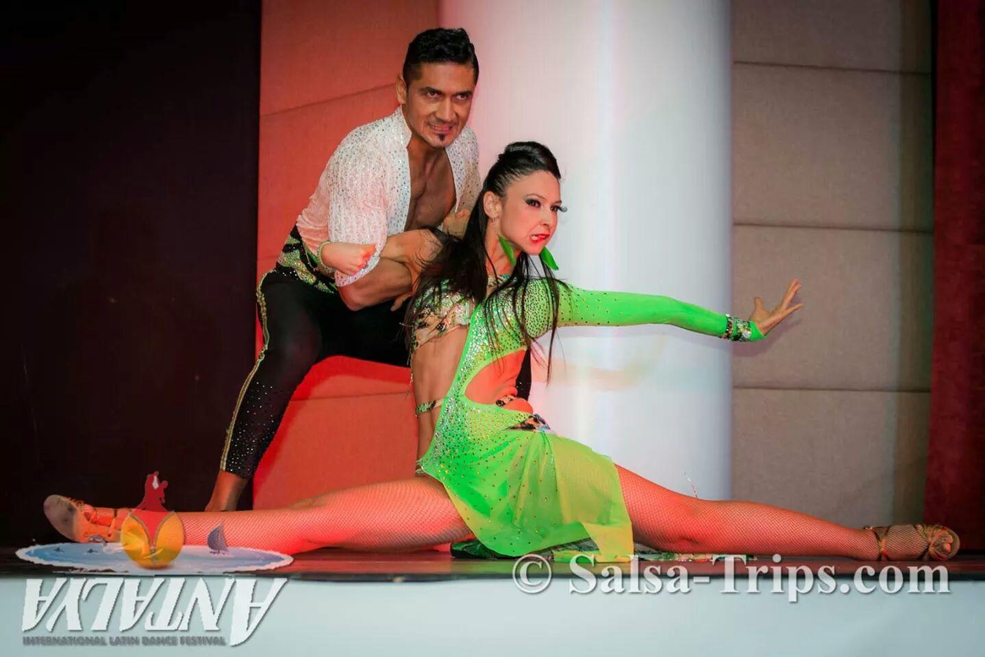 Crypto Dans Stüdyosu - Düğün Dansı