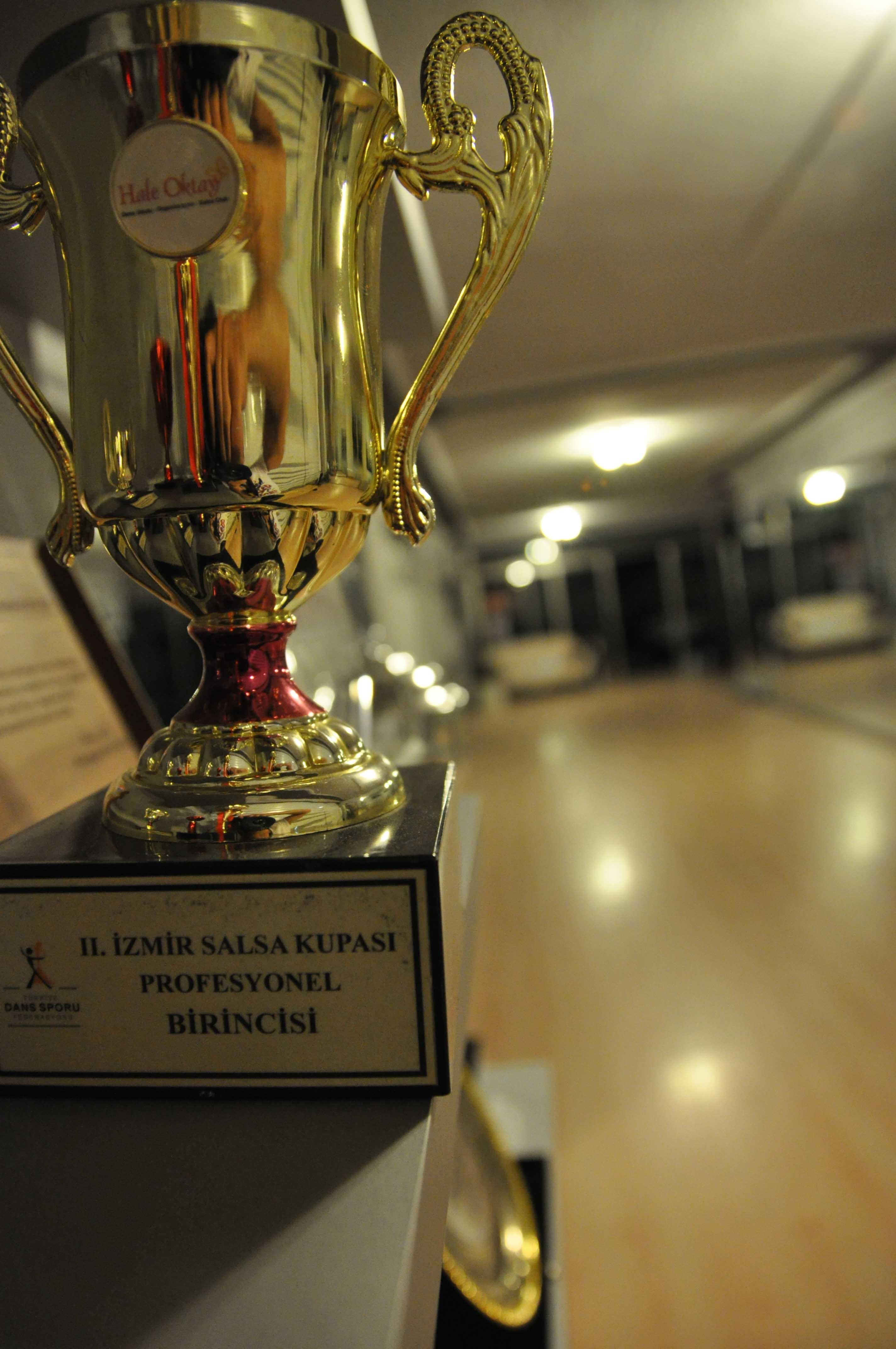 Crypto Dans Stüdyosu - Düğün Dansı