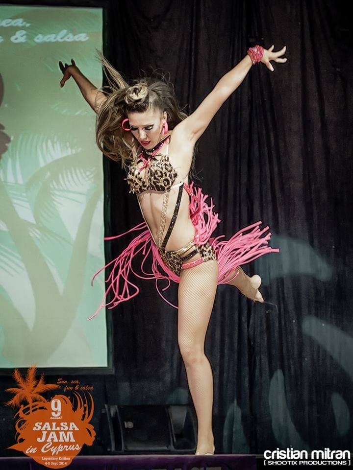 Crypto Dans Stüdyosu - Düğün Dansı