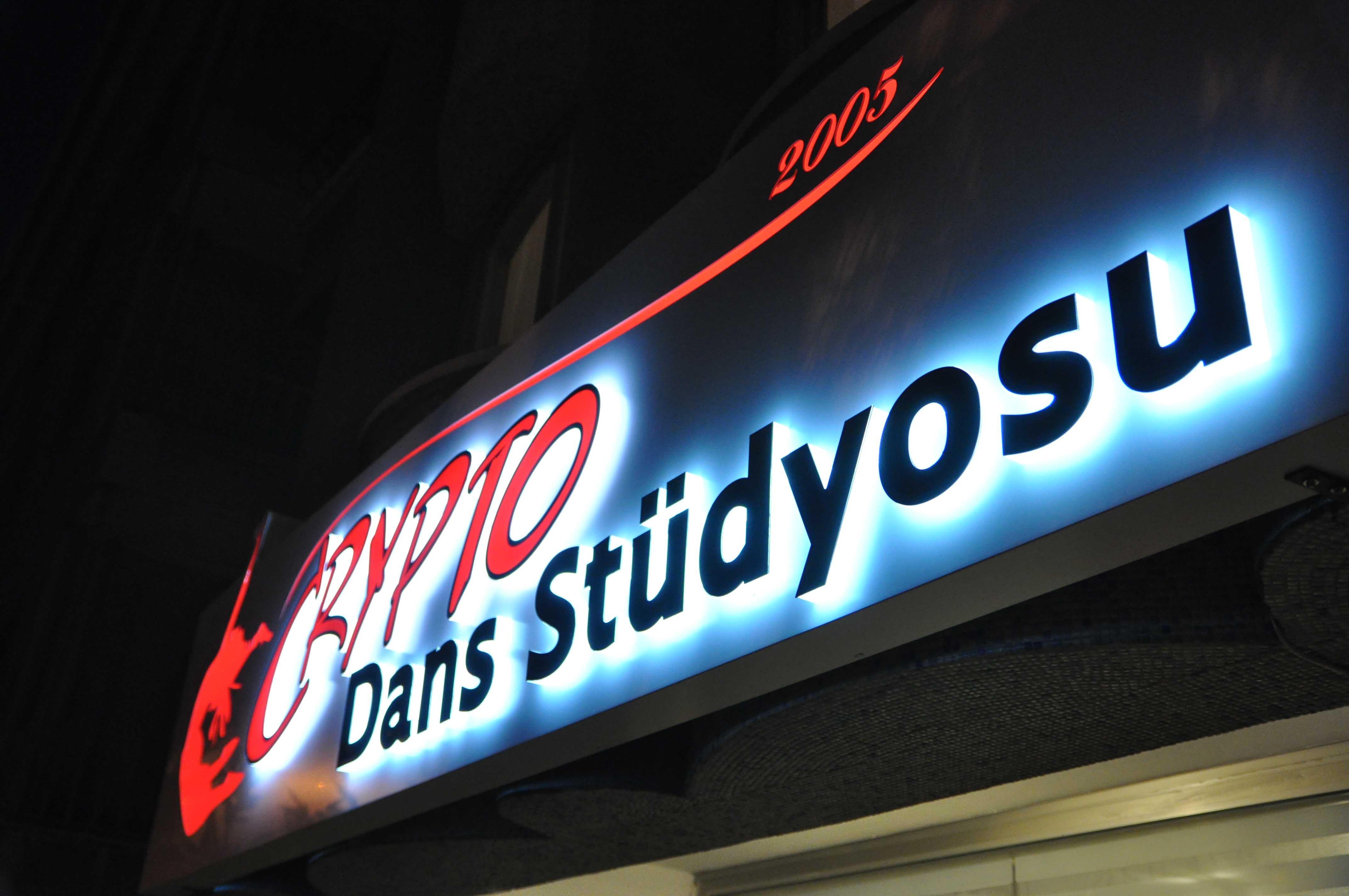 Crypto Dans Stüdyosu - Düğün Dansı