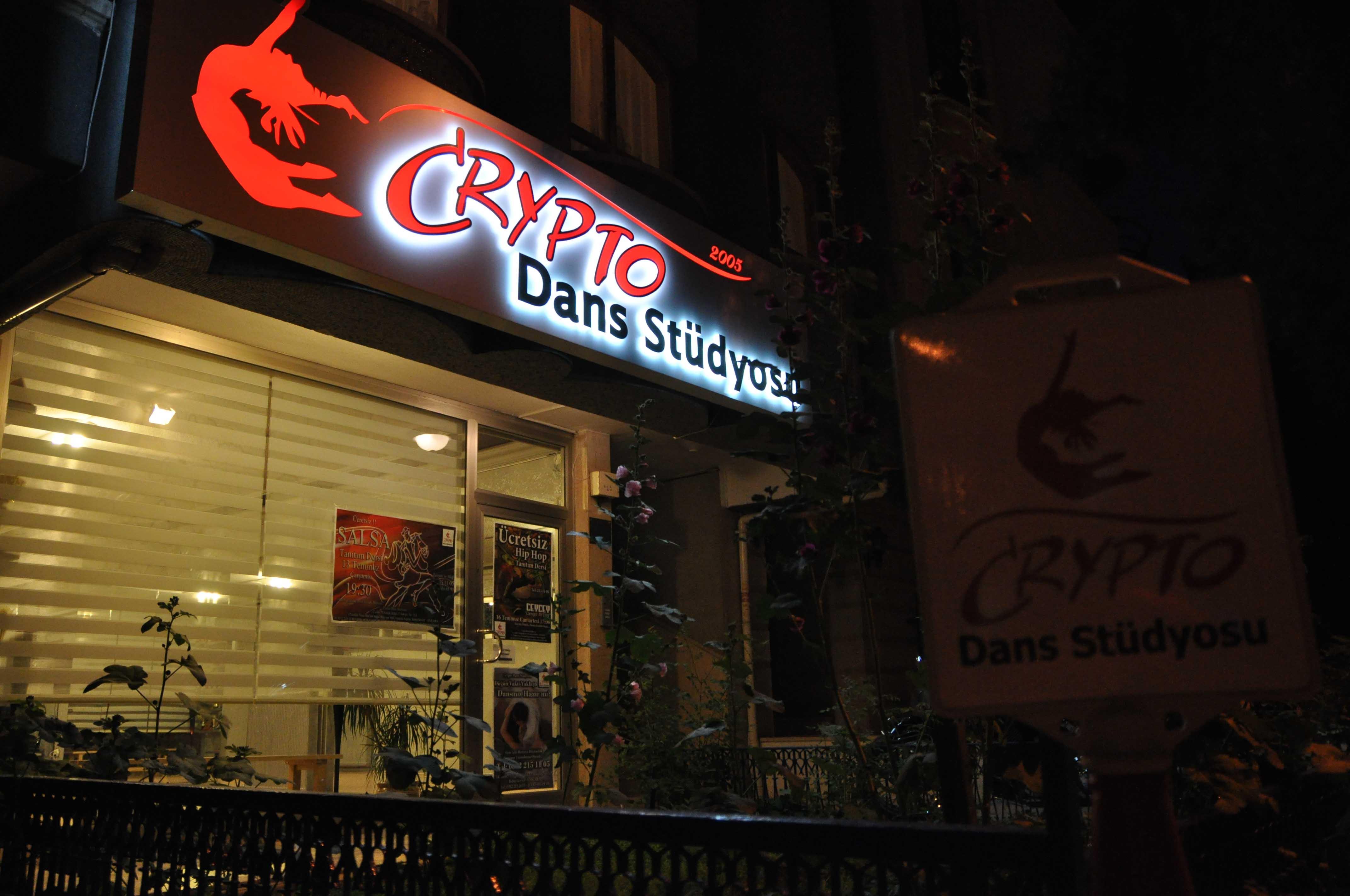 Crypto Dans Stüdyosu - Düğün Dansı