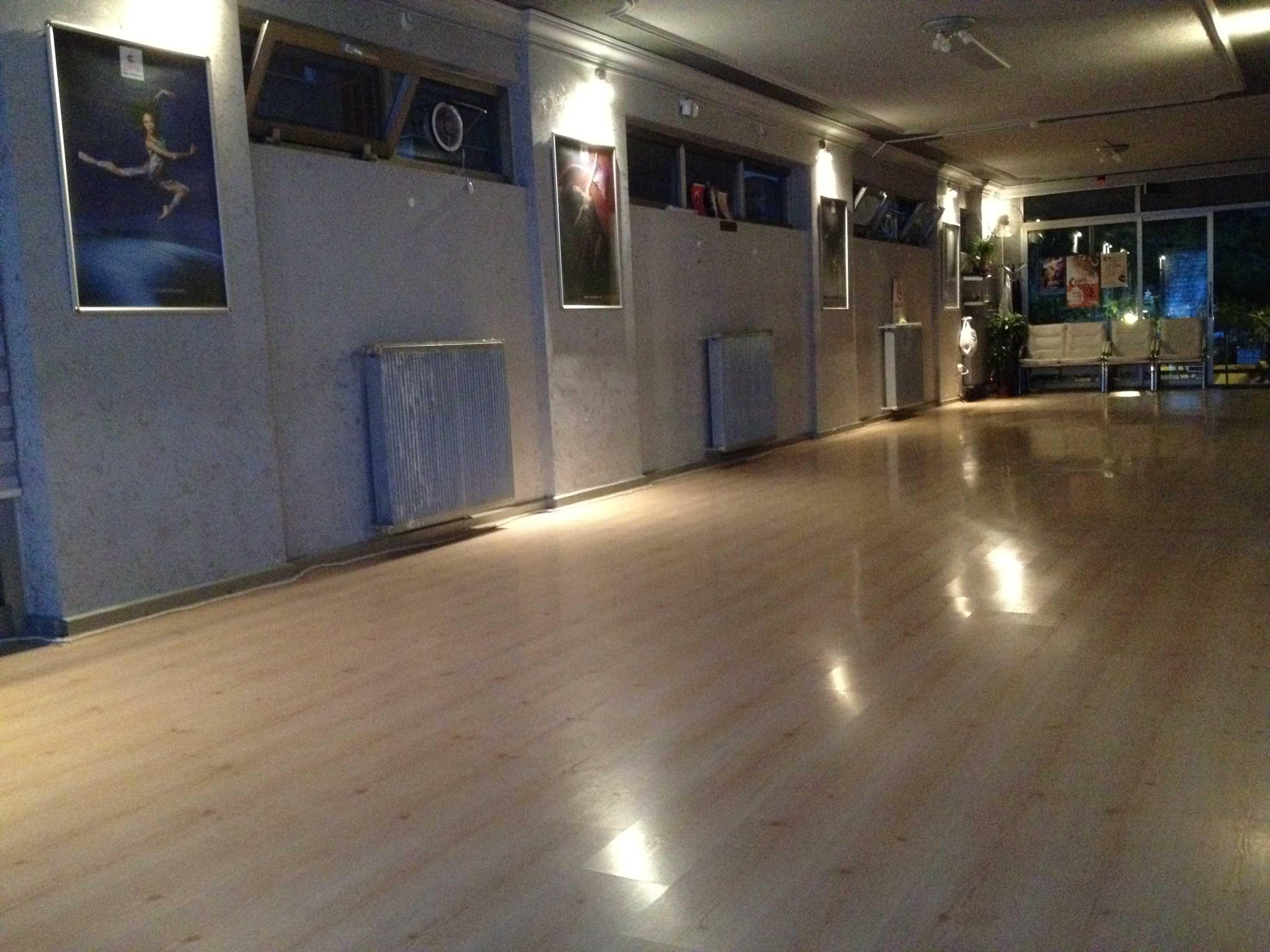 Crypto Dans Stüdyosu - Düğün Dansı