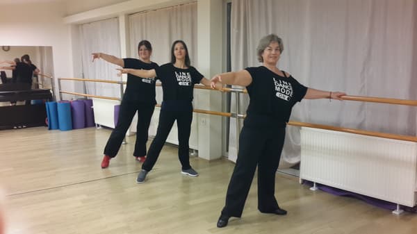 Mürüvvet Line Dance - Düğün Dansı - 2. Fotoğraf Mürüvvet Line Dance - Düğün Dansı - 2. Fotoğraf