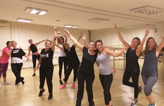 Mürüvvet Line Dance - Yıldız - Düğün Dansı - 1. Fotoğraf