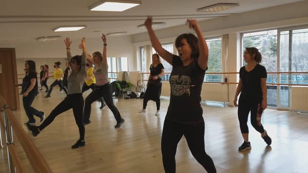 Mürüvvet Line Dance - Yıldız - Düğün Dansı - 3. Fotoğraf