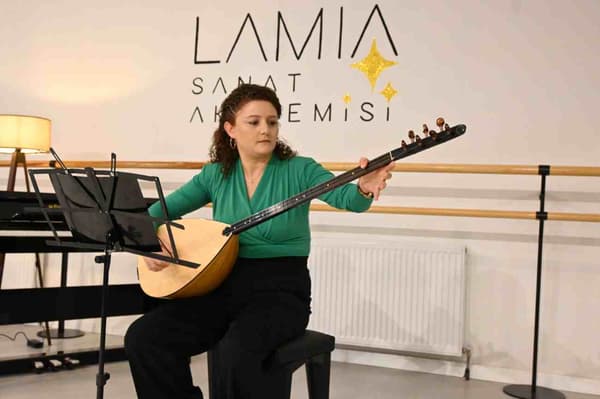 Lamia Dans ve Sanat Akademi - 8. Fotoğraf Lamia Dans ve Sanat Akademi - 8. Fotoğraf