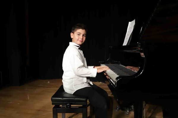 Lamia Dans ve Sanat Akademi - 11. Fotoğraf Lamia Dans ve Sanat Akademi - 11. Fotoğraf