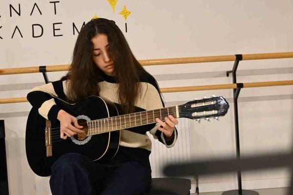 Lamia Dans ve Sanat Akademi - 4. Fotoğraf Lamia Dans ve Sanat Akademi - 4. Fotoğraf